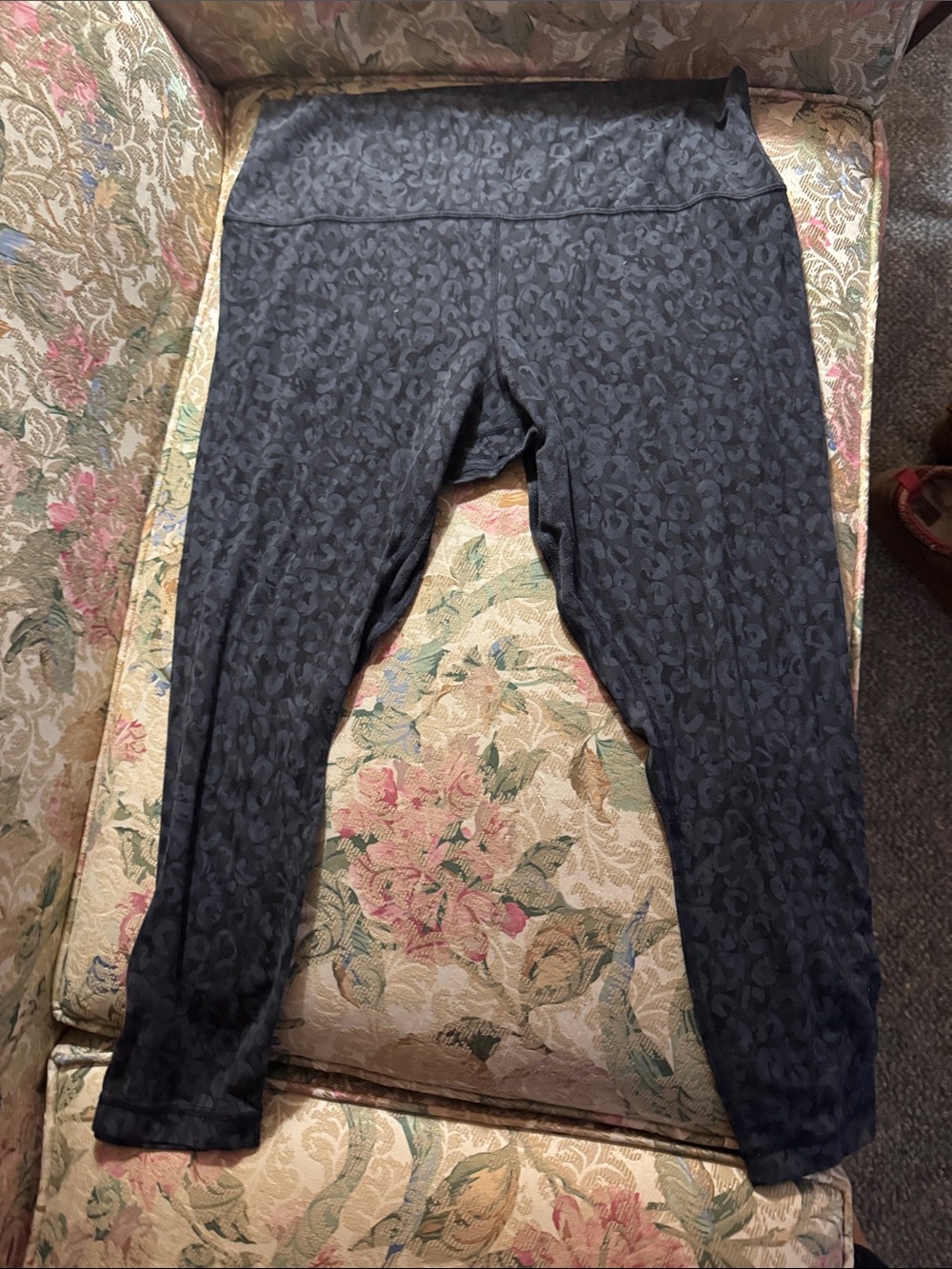 Women’s Lululemon Cropped Grey Leopard Print Leggings